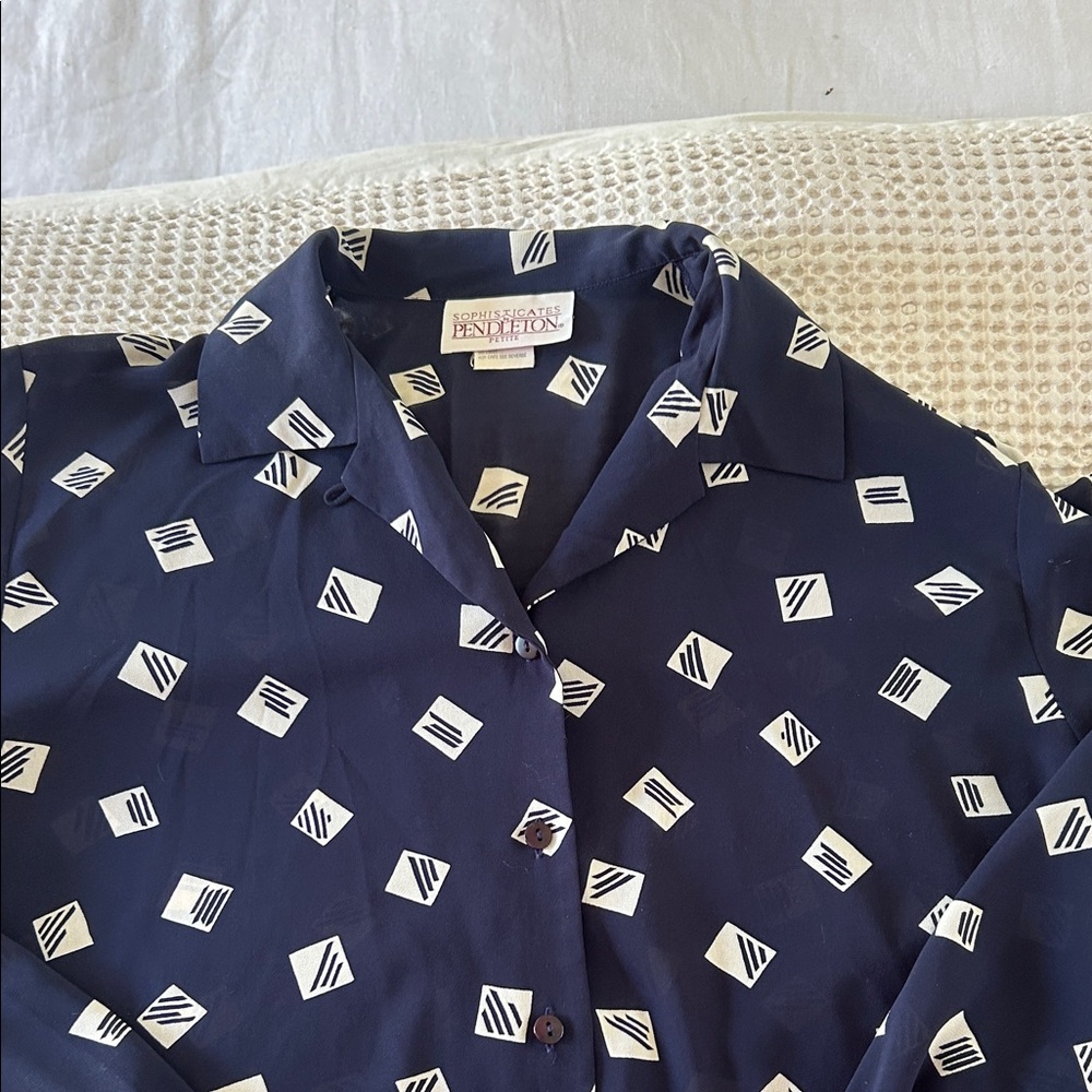 Vintage Pendleton Navy Geometric Print ladies Button-Up Shirt